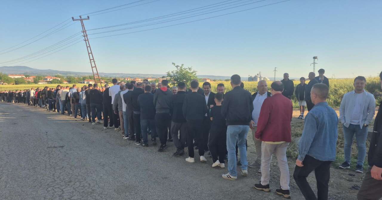 90 yıllık gelenek, bayramda metrelerce kuyruğa dönüştü 3